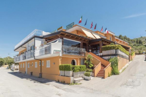 Отель Hotel Ristorante il Colleverde  Санта Мария Ди Кастеллабате